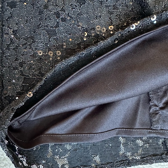 Black lace prom cocktail dress size 2 plunge neckline.  NWT - Picture 7 of 12